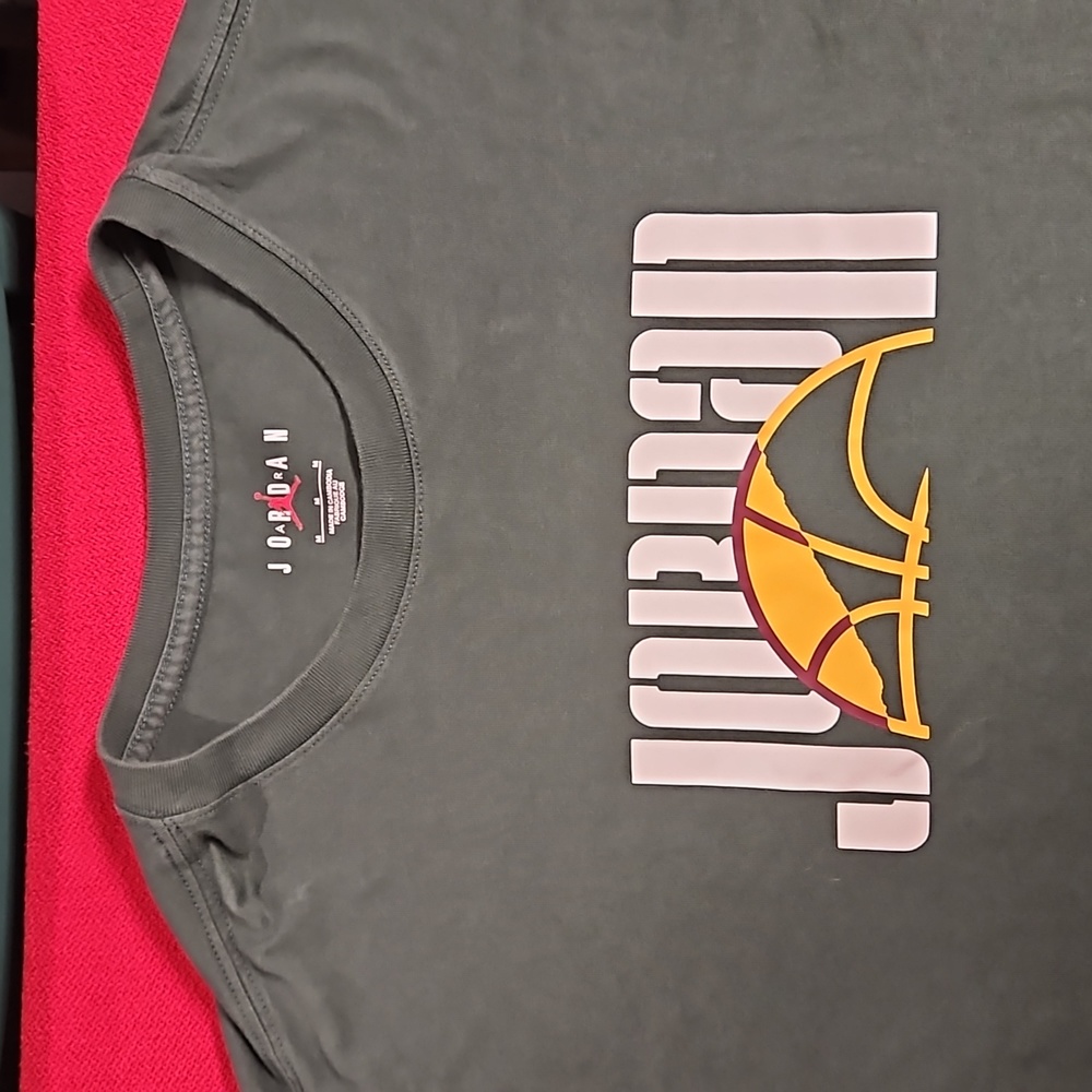 Air Jordan, long sleeve olive green graphic tee Med. Unisex basketball EUC